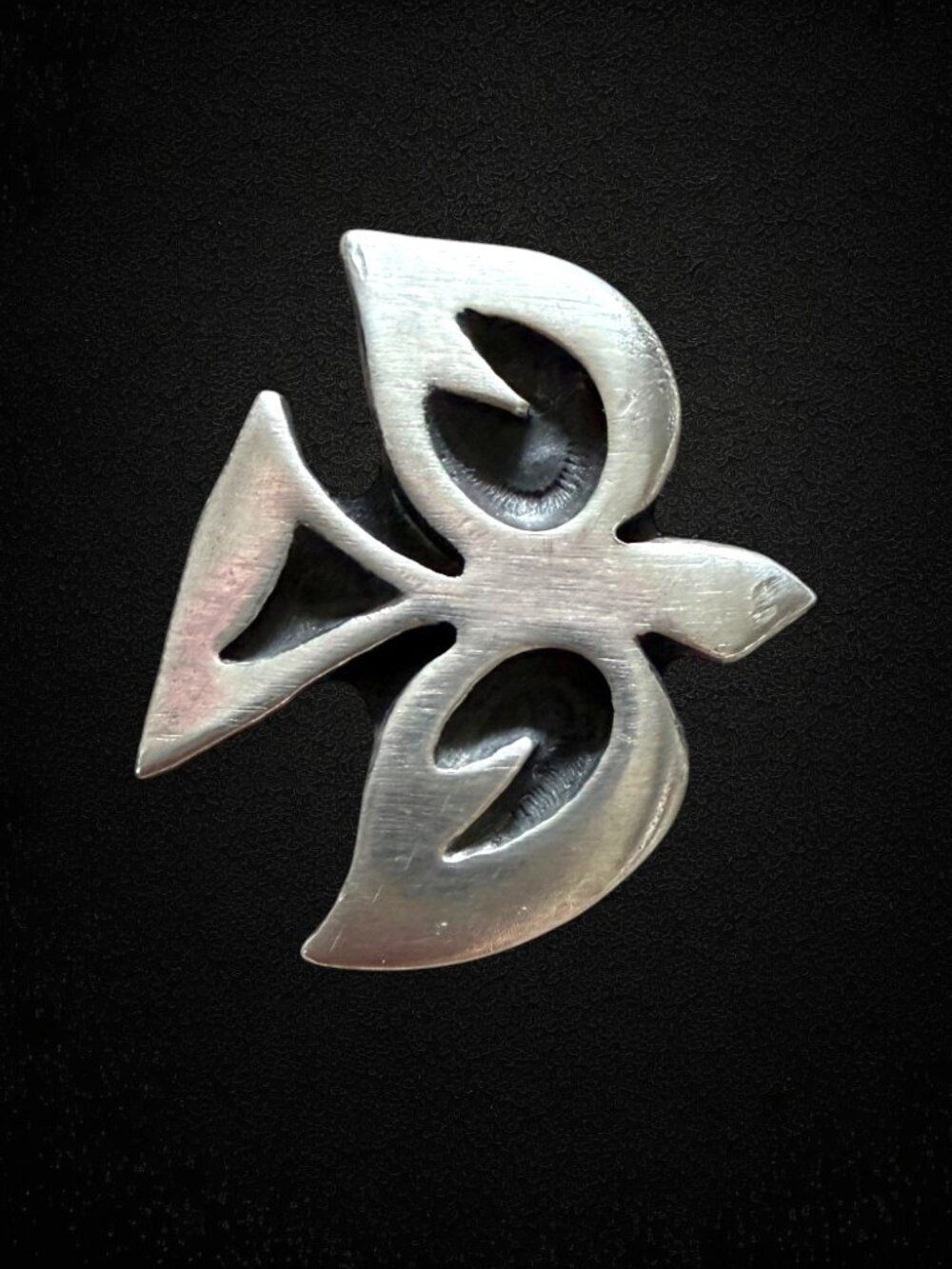 R. Tennesmed Sweden Modernist Pewter Dove Bird Brooch Pin Scandinavian 7.3g